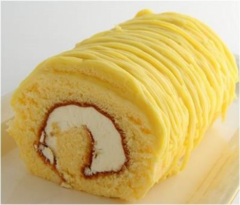 黄金のモンブランロール¥1,296「ロリアン洋菓子店」大丸東京1F ※期間限定出店 (2019年6月5日~6月11日)