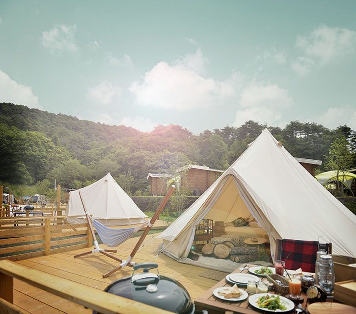 自然光がほど良く差し込む「GLAMPING TENT(グランピングテント)」