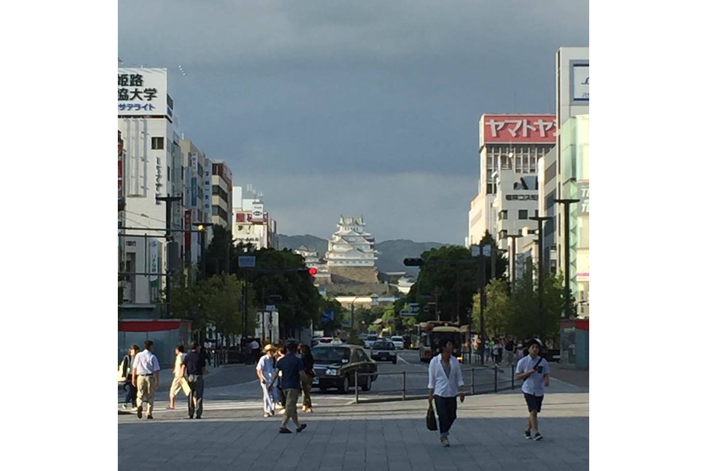 姫路駅に立ち寄り、白鷺城にさよなら。晴れた姿をようやくみられた