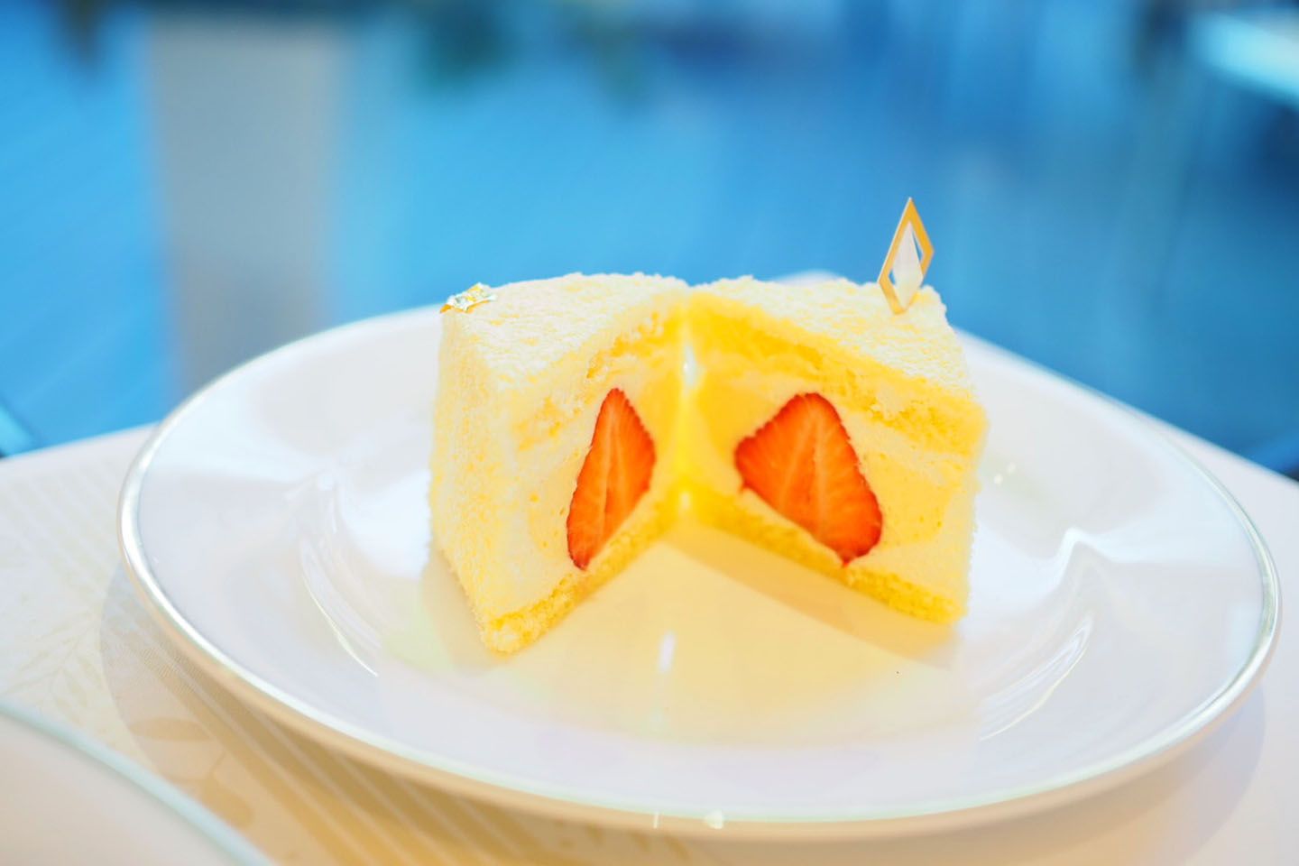 「フレーズカシュカシュ」の中にはいちごがかくれんぼ。