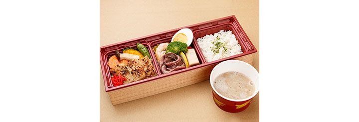 「若鶏西京めしとローストビーフの自然薯麦とろ膳」¥1,800(500mlお茶付き)